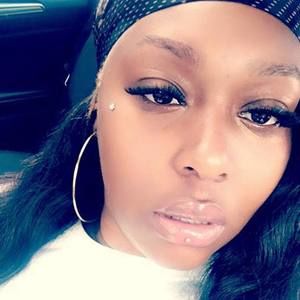 Meet your Posher, Cortney